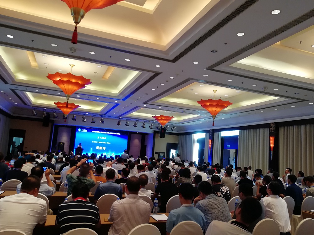 Keskity kiinteän jätteen QGM-tukien kokonaisvaltaiseen hyödyntämiseen kirkkaiden vesien ja rehevien vuorten rakentamiseen