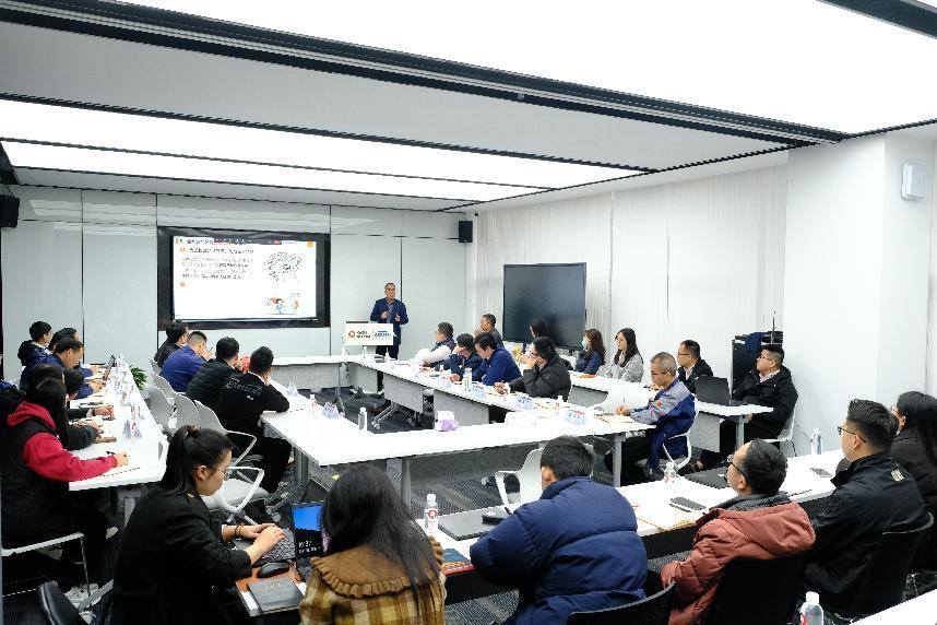 福建威尼斯人娱乐城股份开展法务知识培训