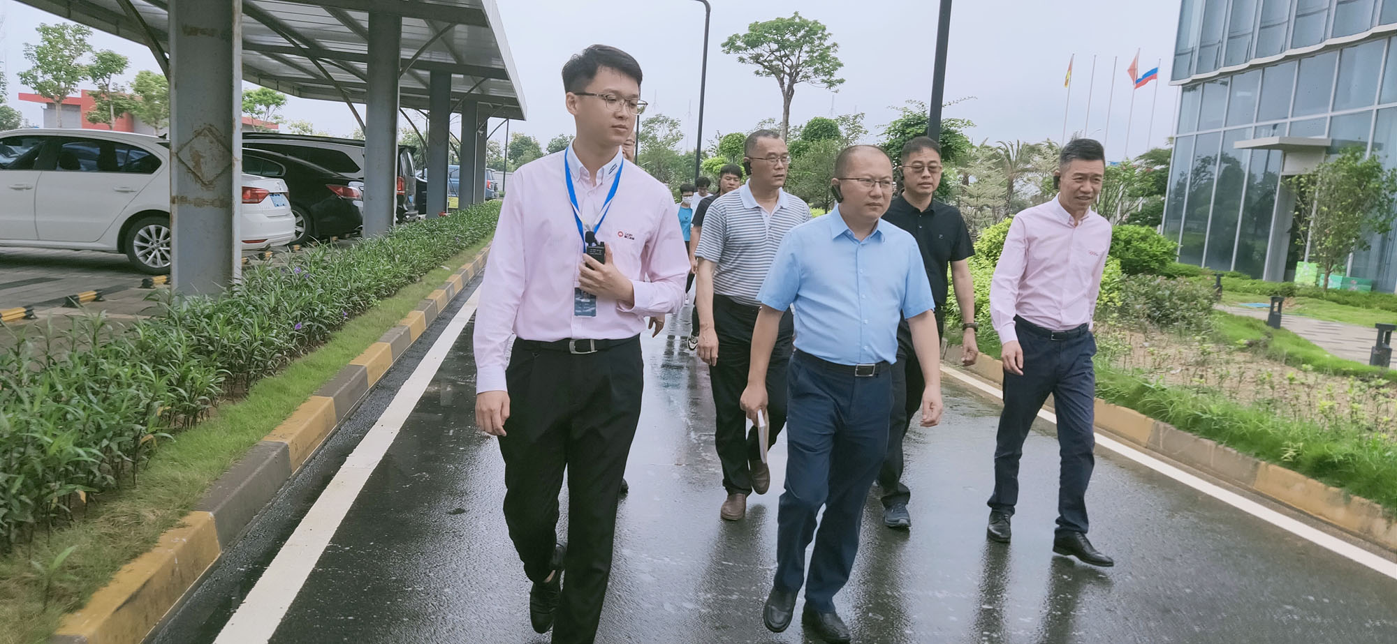 泉州市工业经济发展促进中心一行莅临福建威尼斯人娱乐城股份参观考察