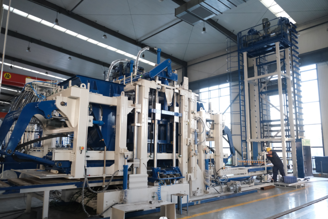 整装待发，威尼斯人娱乐城又一生产线进入发货前调试阶段，助力华中城市提速发展