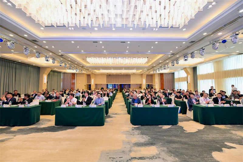 威尼斯人娱乐城股份出席2025全国混凝土行业创新发展与废弃物资源再生技术交流大会 共探行业绿色转型之路