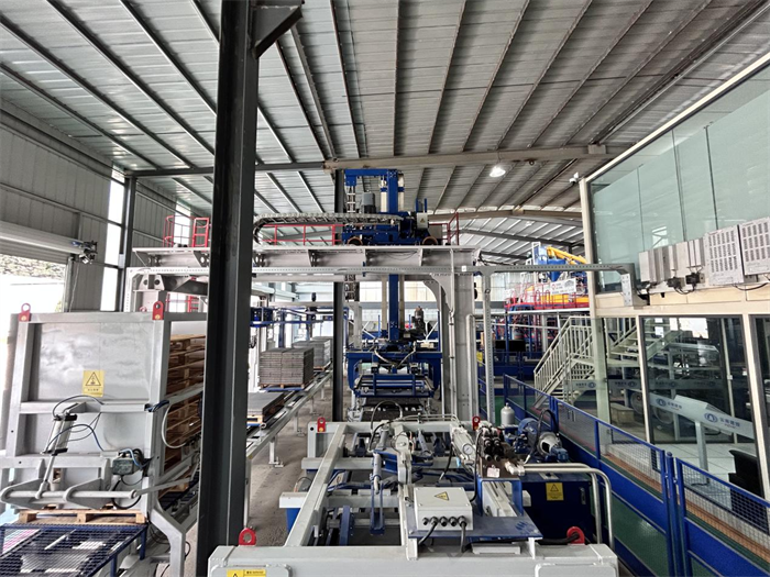 QGM-ren ZN serie goi-mailako imitaziozko harria PC adreiluaren ekoizpen-lerroa arrakastaz ekoitzi zen Txinako hego-mendebaldeko eraikuntzako material berdeen enpresa lider batean.