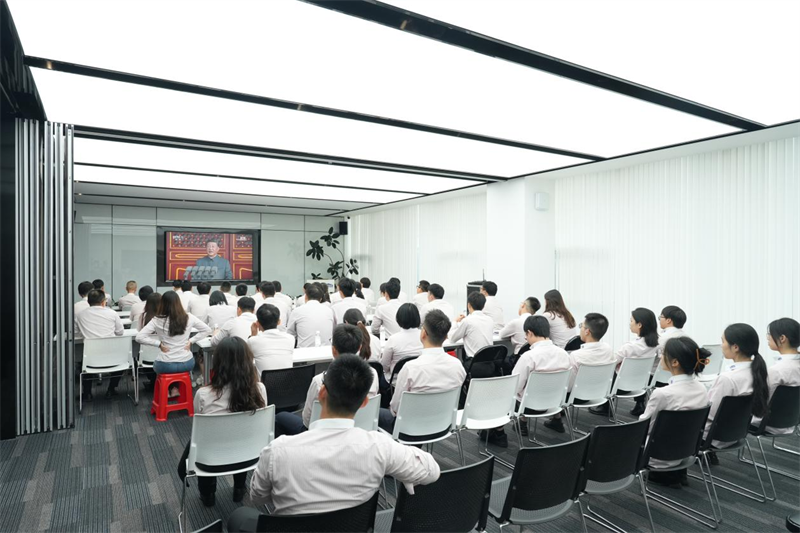 ده سال فراز و نشیب، قلب 1.4 میلیارد نفر - QGM افتخار را با سرزمین مادری به اشتراک می گذارد